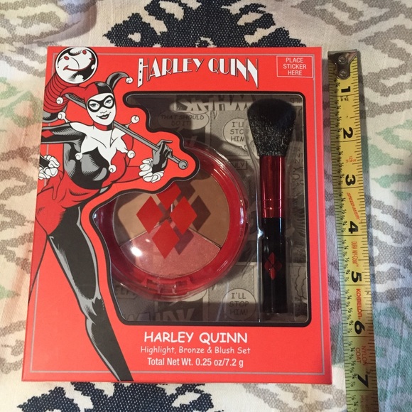 NEW Harley Quinn Highlighter Bronze Blush Set - Picture 4 of 4